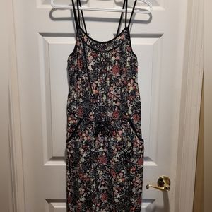 Reitmans floral sun dress with double straps and tie waist. US Medium.